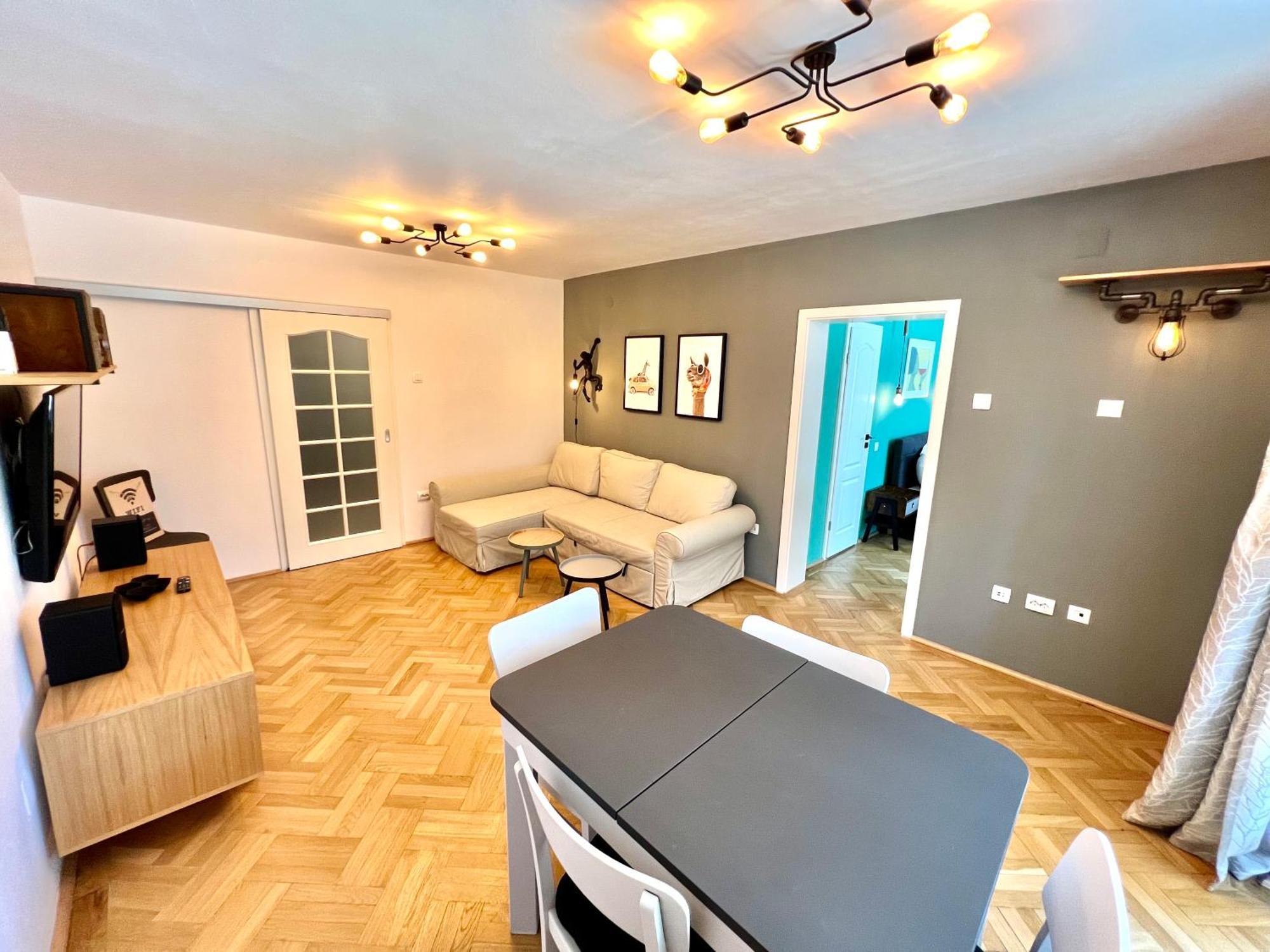 Castanilor 6 - Hip Industrial Apartment Close To City Centre Brasov Luaran gambar